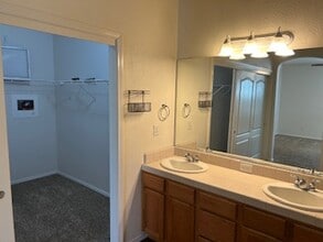 628 W Venice Ln in Clovis, CA - Building Photo - Building Photo
