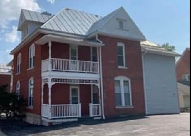 518 S 12th St in Quincy, IL - Foto de edificio - Building Photo