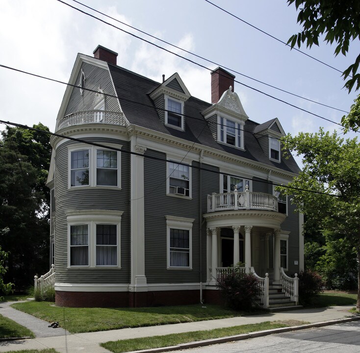 118 Princeton Ave in Providence, RI - Building Photo