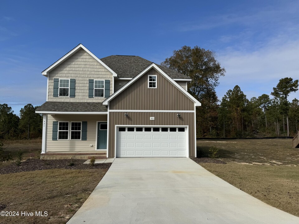 521 Stadium Dr in Cameron, NC - Foto de edificio