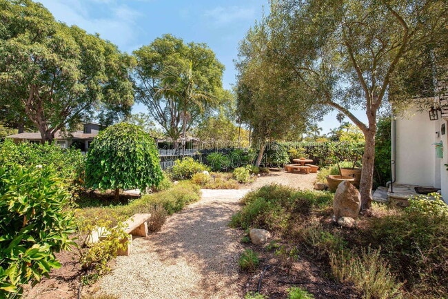 2837 Clinton Terrace in Santa Barbara, CA - Building Photo - Building Photo