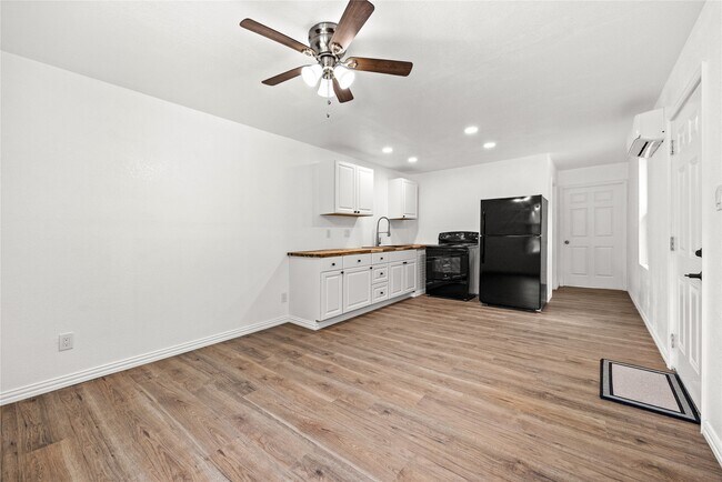 property at 28096 7 Sisters Rd