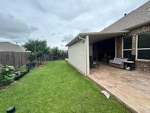 348 Prairie Ridge Ln in Lewisville, TX - Building Photo - Building Photo