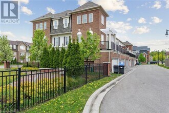 103 Bleasdale Ave in Brampton, ON - Building Photo - Building Photo