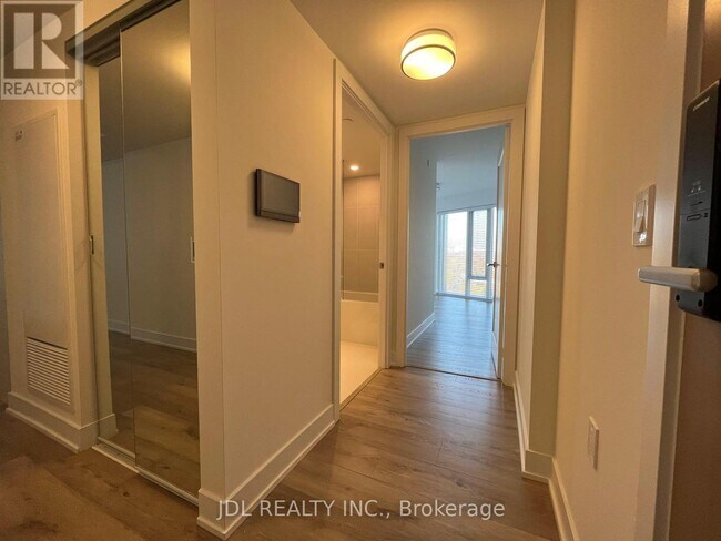 575 Bloor St E in Toronto, ON - Building Photo - Building Photo