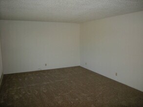 575 Trinity Dr in Vacaville, CA - Building Photo - Building Photo