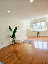 821-21 Creek Ct in Fair Lawn, NJ - Building Photo - Building Photo