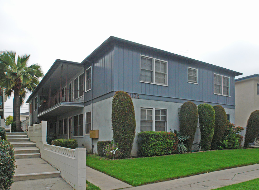 1124 Glenville Dr in Los Angeles, CA - Building Photo