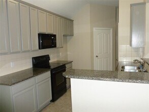 2936 Landing Edge Ln in Dickinson, TX - Building Photo - Building Photo