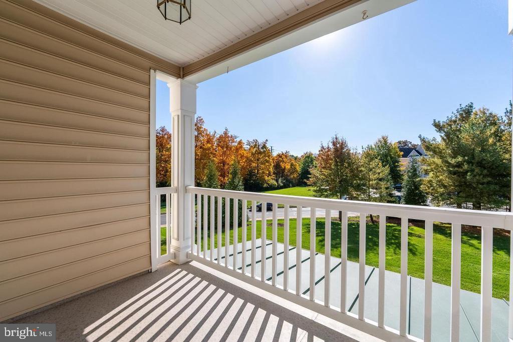 43371 Locust Dale Terrace in Ashburn, VA - Foto de edificio