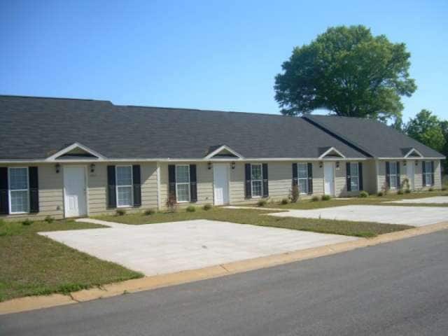 property at 2021 Hidden Ct