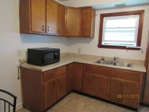 1230 Oakland Ave in Indiana, PA - Building Photo - Building Photo