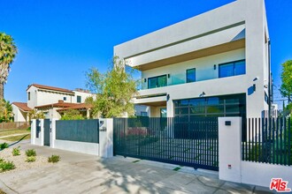 506 N Gardner St in Los Angeles, CA - Building Photo - Building Photo