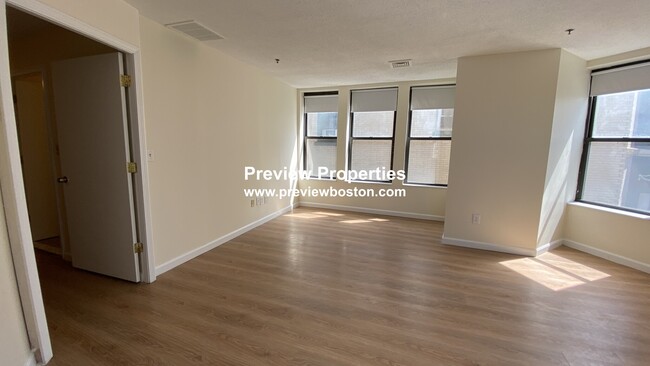 1126 Boylston St in Boston, MA - Building Photo - Building Photo