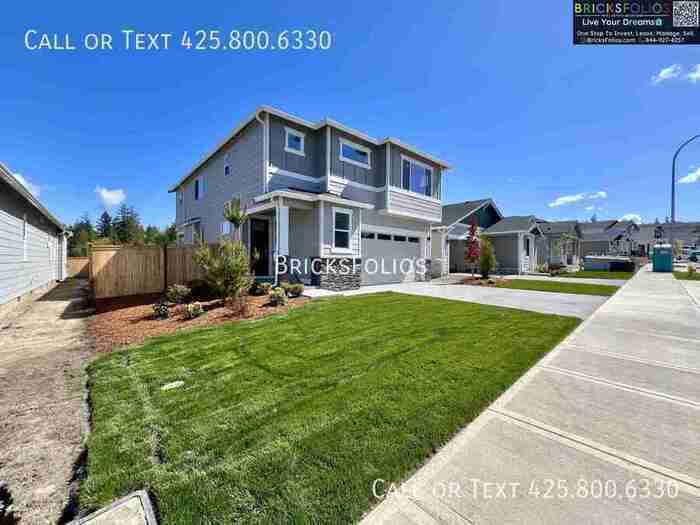 3836 McCormick Vlg Dr in Bremerton, WA - Foto de edificio
