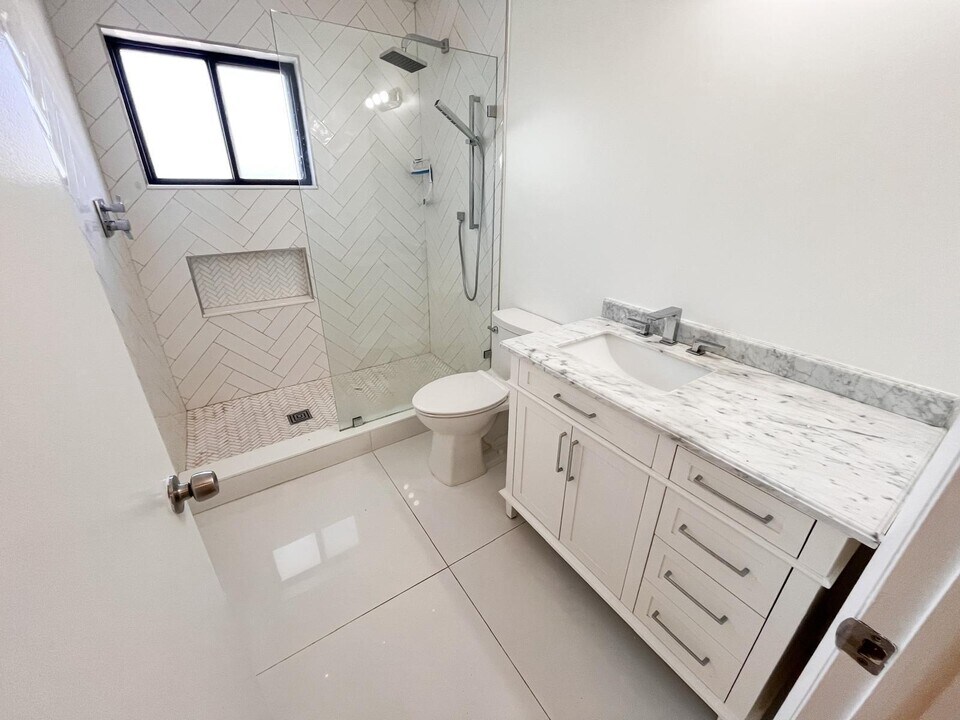 125 S Palmway, Unit 3 in Lake Worth Beach, FL - Foto de edificio