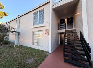 4535 Treehouse Ln in Tamarac, FL - Building Photo - Building Photo