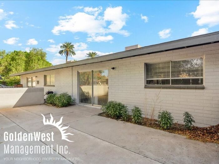 1919 W Berridge Ln in Phoenix, AZ - Building Photo