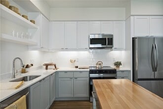 26693 Longboard Dr in Bonita Springs, FL - Building Photo - Building Photo