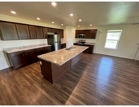 301 Post Oak Dr in Cedar Falls, IA - Building Photo - Building Photo