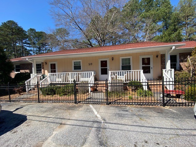 513 Old Central Rd in Clemson, SC - Building Photo