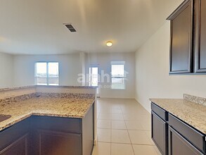 12882 Cedarcreek Trail in San Antonio, TX - Building Photo - Building Photo