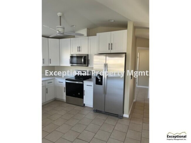 4215 SW 7th Pl in Cape Coral, FL - Building Photo - Building Photo