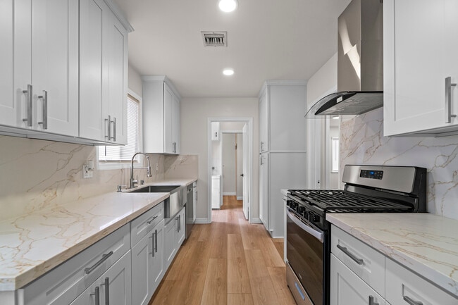 8008 Limerick Ave in Winnetka, CA - Building Photo - Building Photo