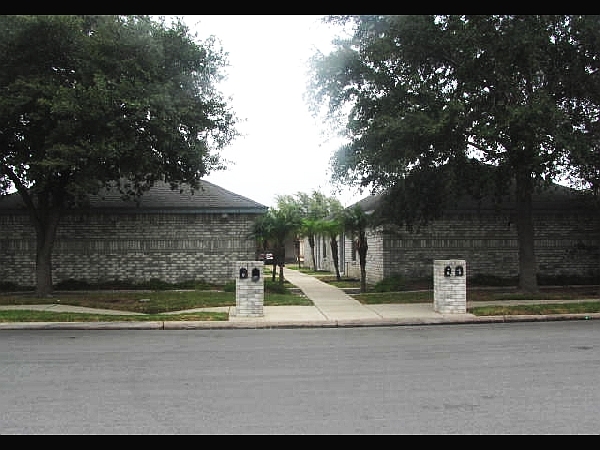 712 Quail Ave in McAllen, TX - Foto de edificio - Building Photo