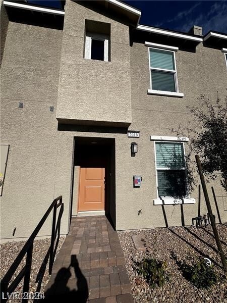 7285 Arroyo Crossing Pkwy