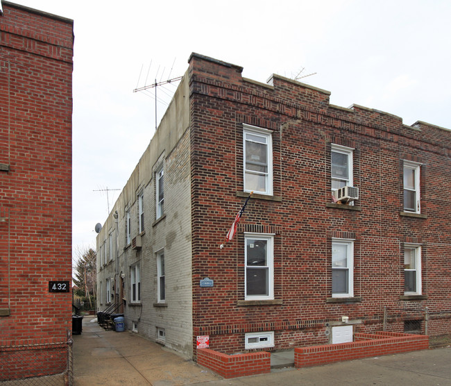 430 McDonald Ave in Brooklyn, NY - Building Photo - Building Photo