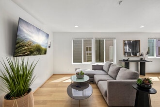 9301 Linden Ave N, Unit C in Seattle, WA - Building Photo - Building Photo