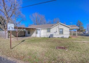 206 Latimer St in Mooringsport, LA - Building Photo - Building Photo