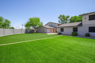 Atwater Apartments in Phoenix, AZ - Building Photo - Building Photo