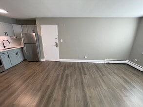 Dryden Homes- 1-21 N Dryden Pl in Arlington Heights, IL - Foto de edificio - Building Photo