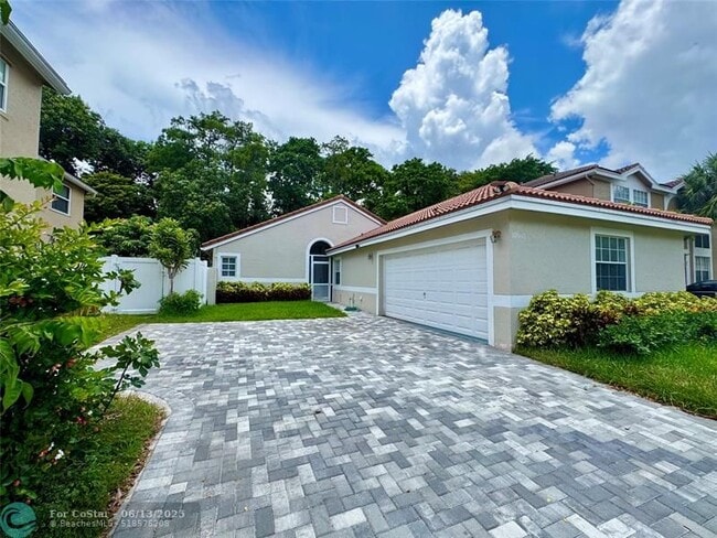10160 Festival Way in Boca Raton, FL - Building Photo - Building Photo