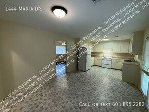 1444 Maria Dr in Jackson, MS - Building Photo - Building Photo