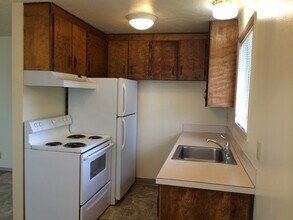 670-680 W 13th Ave in Junction City, OR - Building Photo - Building Photo