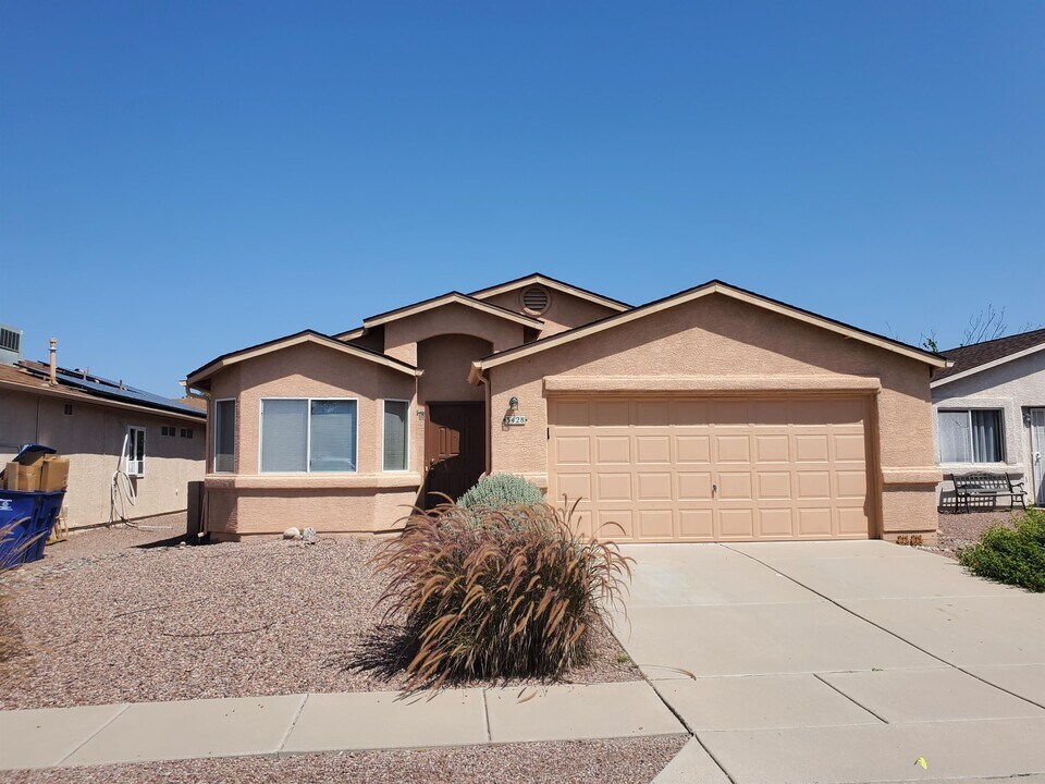 3428 W Courtney Crossing Ln in Tucson, AZ - Building Photo
