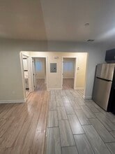 329 1/2 E Gage Ave in Los Angeles, CA - Building Photo - Building Photo