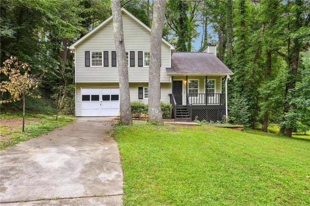 8298 Blackfoot Trail in Jonesboro, GA - Foto de edificio