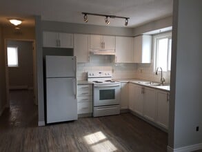 104 Codrington St in Barrie, ON - Building Photo - Building Photo