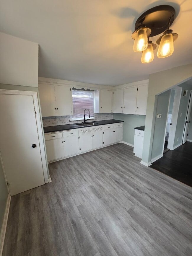 3663 E Underwood Ave in Cudahy, WI - Building Photo - Building Photo