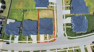 10235 Forest Lake Dr in Sienna, TX - Building Photo - Building Photo