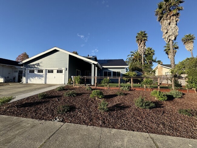 property at 5705 Davis Cir