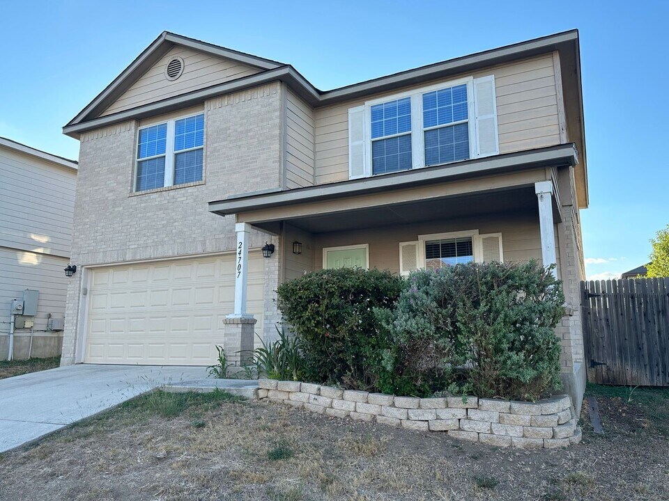 24707 Coral Gables in San Antonio, TX - Building Photo