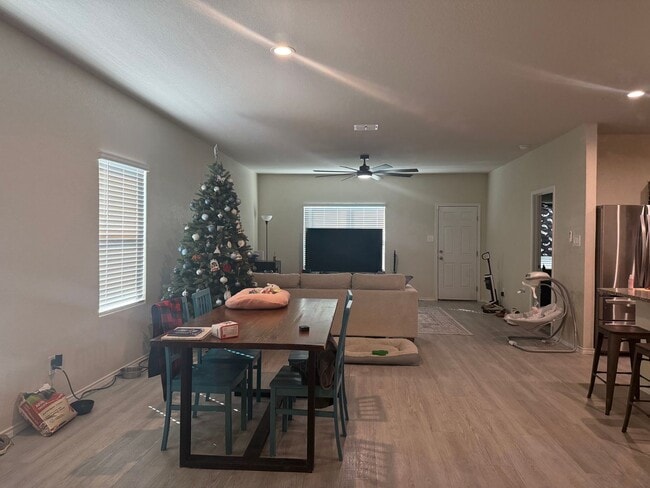 4527 Heathers Star St in Saint Hedwig, TX - Building Photo - Building Photo