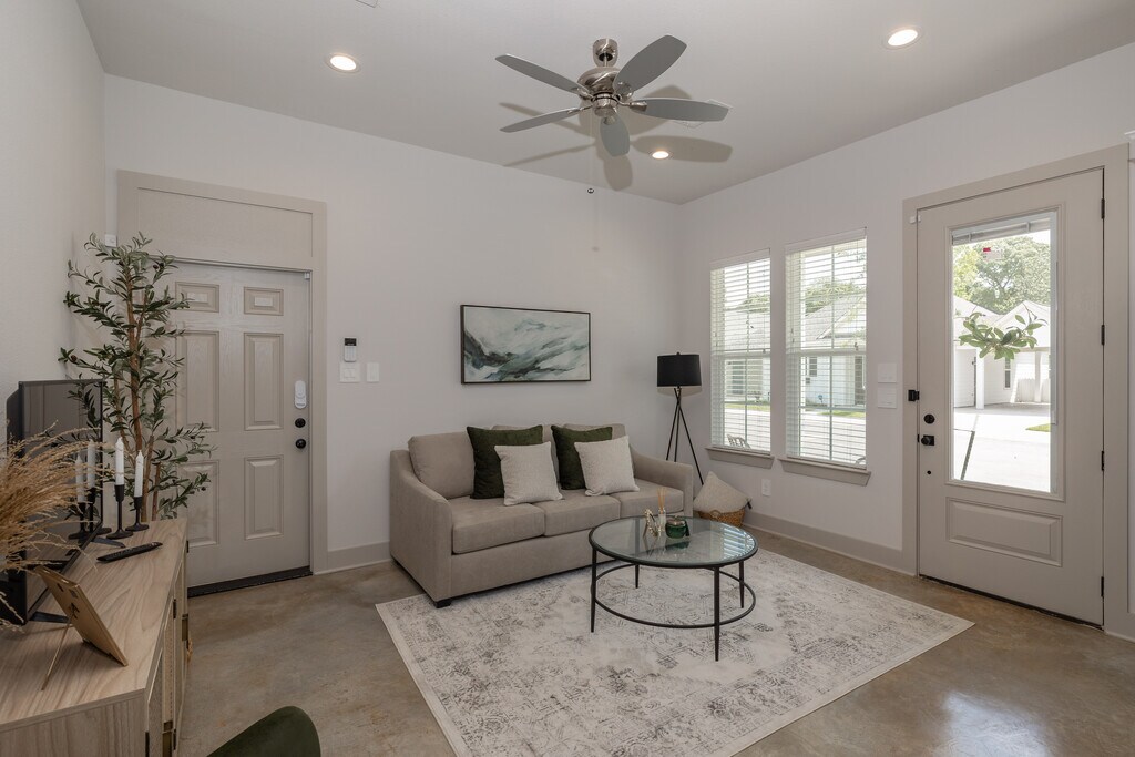 The Cottages at Buckshot Landing Apartments in Magnolia, TX