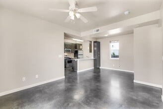 2602 E 20th St in Chico, CA - Foto de edificio - Building Photo