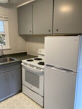 1215 Queen Anne Ave N, Unit 8 in Seattle, WA - Foto de edificio - Building Photo